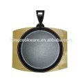 wooden base round cast iron sizzling plate/steak pan